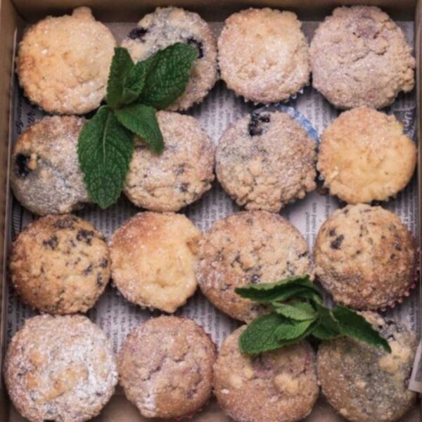 Muffin Box - variety collection 16 piece platter (Mini) contains nuts