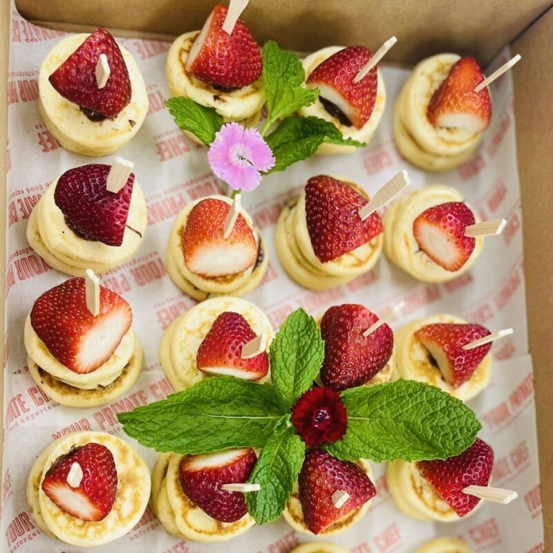 Platter - Mini Nutella Pancake Skewered with strawberry & sliced banana (24 pieces) *Contains NUTS
