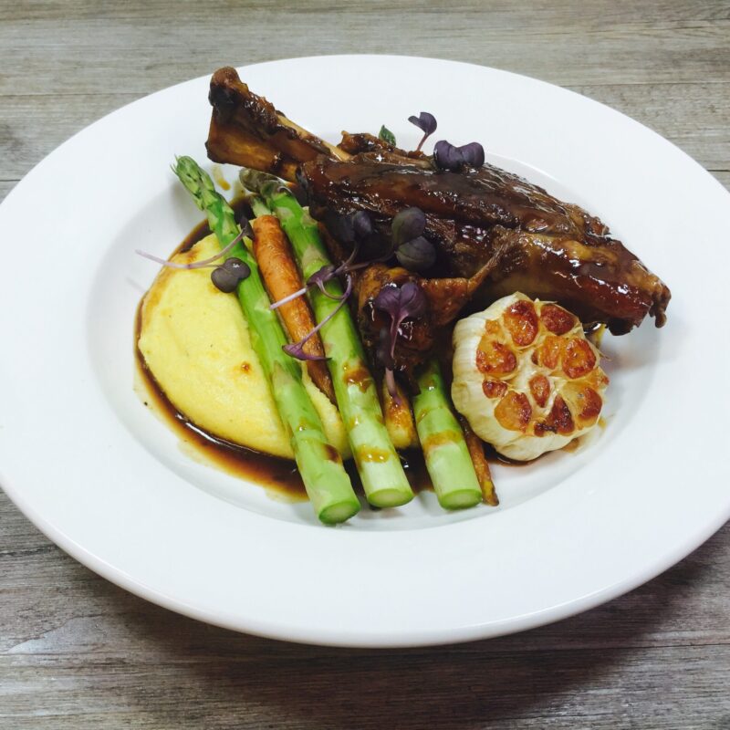 Hire - Crockery - Maxwell Williams Large Main Plate with Rim