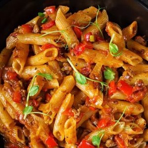 Penne Pasta with our famous Napoli sauce (V) (400g)