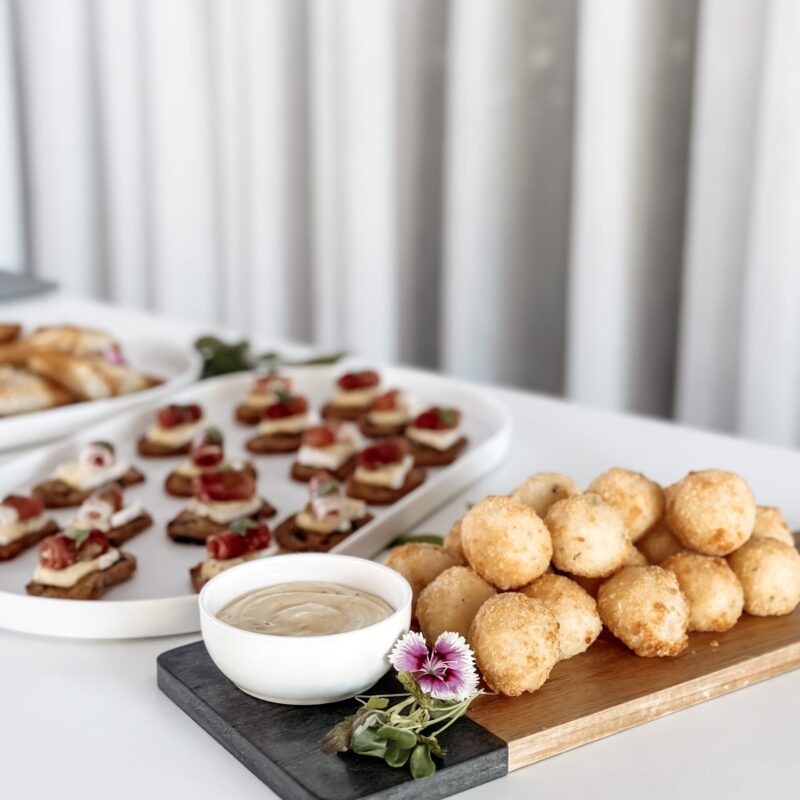 Hot & Cold Signature Cocktail Package. Choose 10 pieces